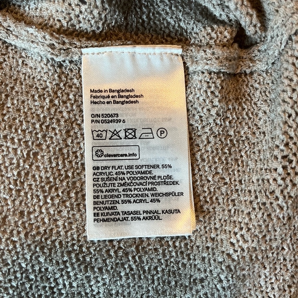 H&M Divided Sweater - Picture 2 of 4